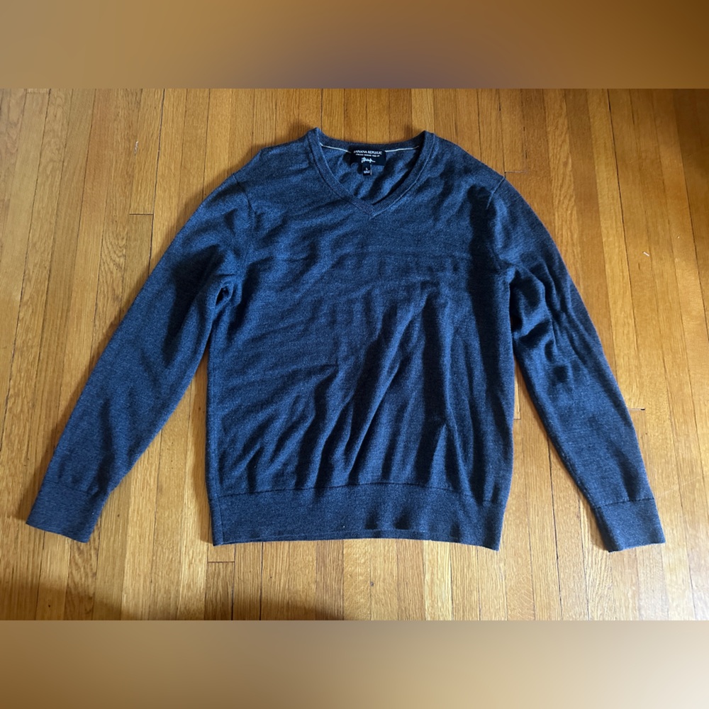 Banana Republic Baruffa Mens Charcoal Merino Wool V- Neck Sweater, Size L